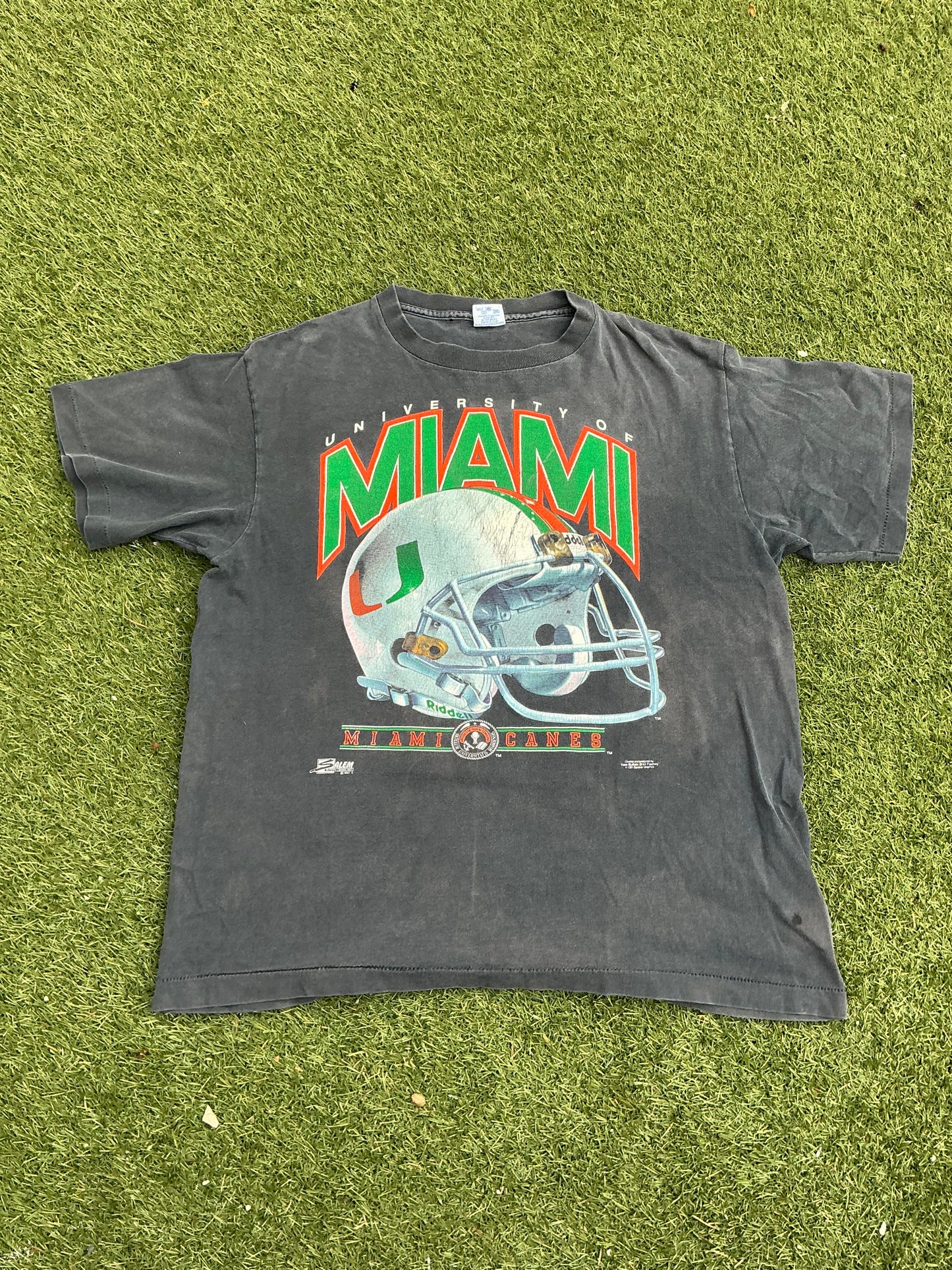 Iconic Helmet Tee - L