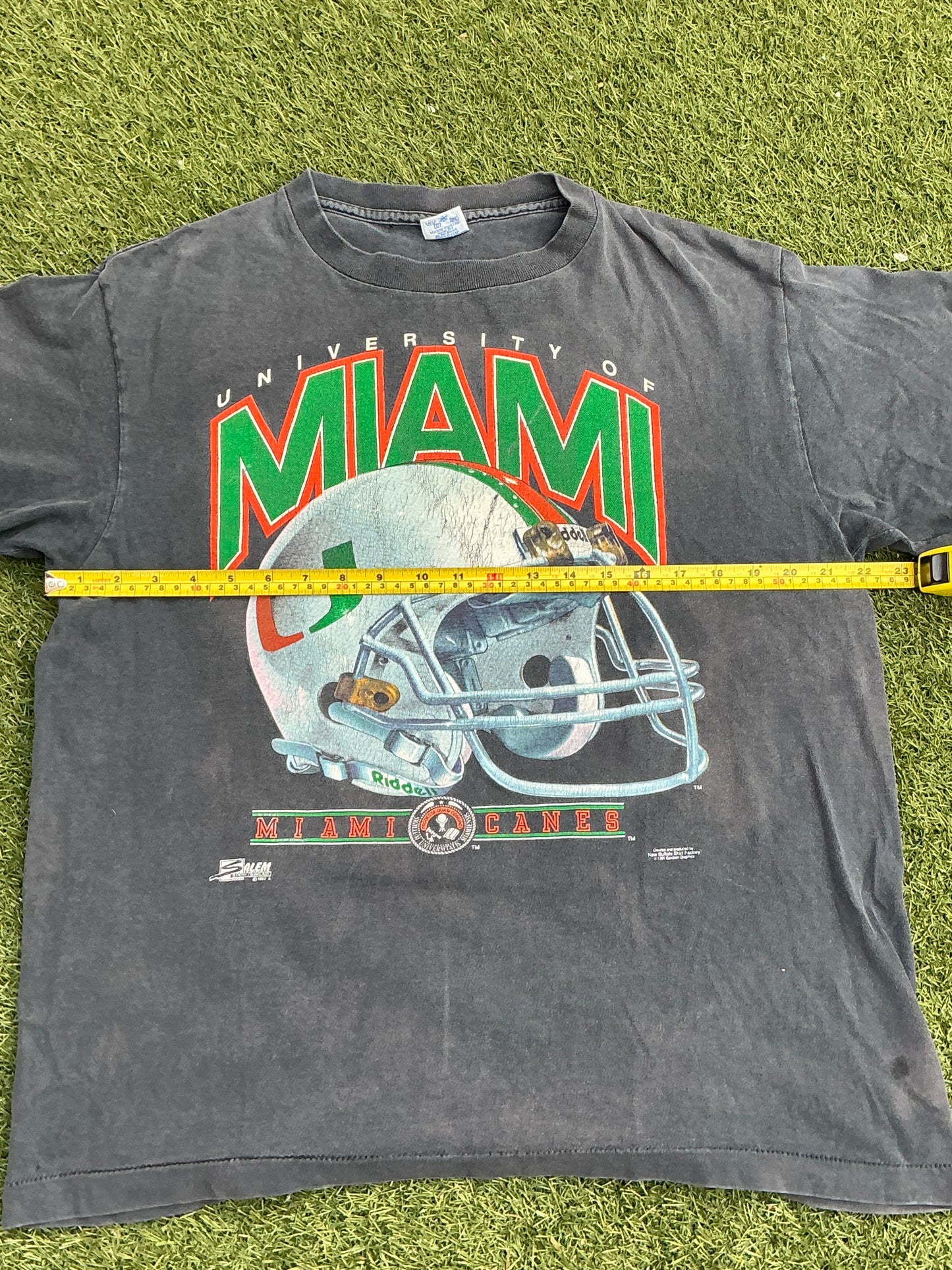 Iconic Helmet Tee - L